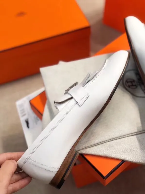 Hermes Women’s Royal Loafers In White Calfksin – HM089