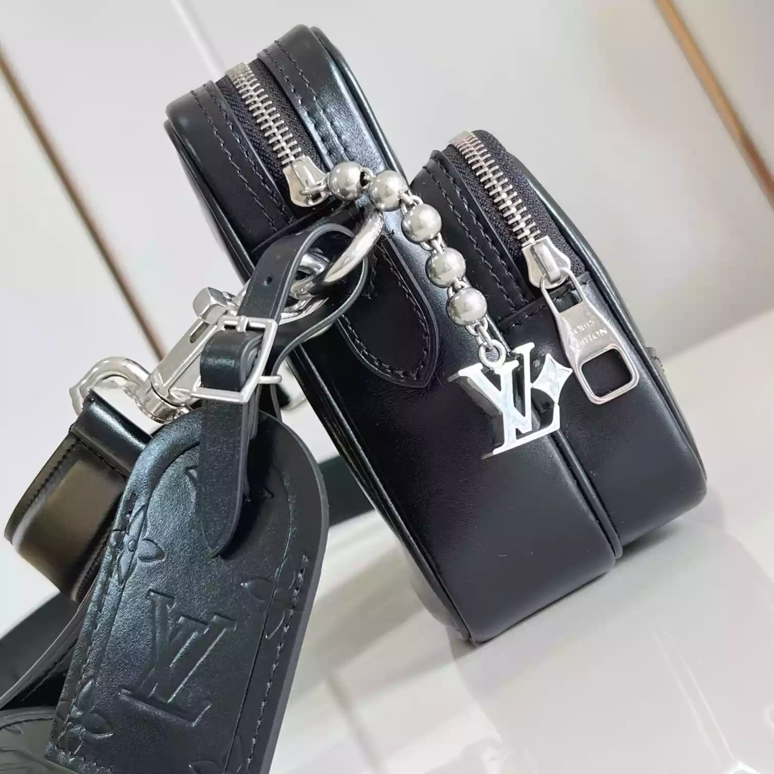 NIL CITY BAG BLACK CALF LEATHER M13987 – LW285