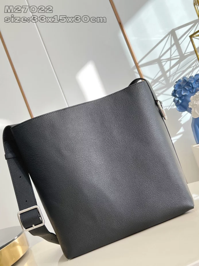 Louis Vuitton Verso Tote Bag – LW459