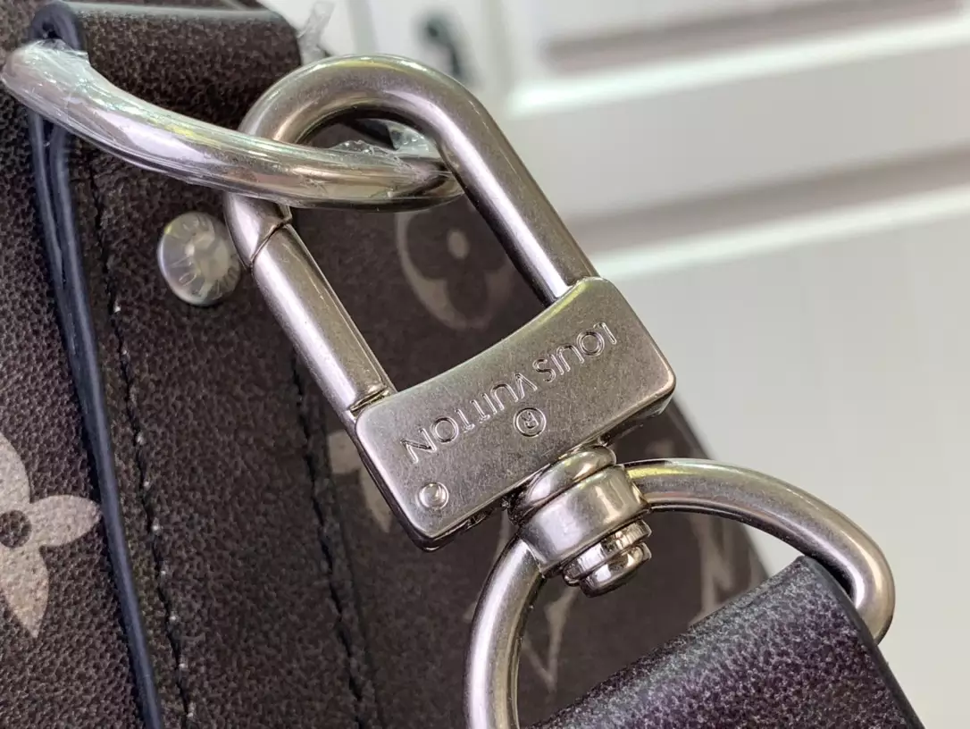 Louis Vuitton Keepall 50cm Leather Bag in Black – LW189