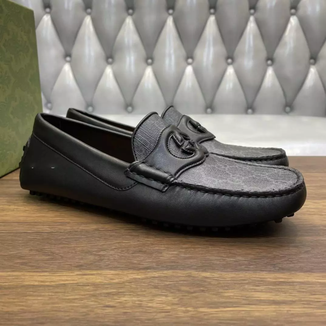 MEN’S INTERLOCKING G DRIVER BLACK LEATHER – GL104