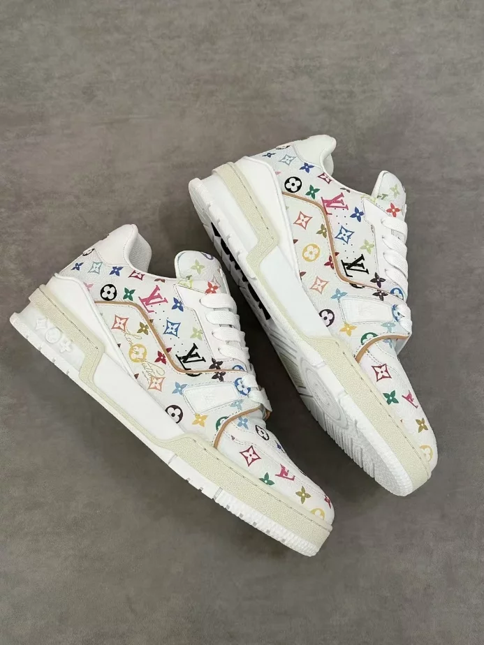 LV x TM LV TRAINER SNEAKER IN WHITE – LVS239