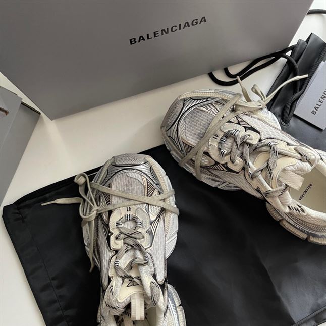 BALENCIAGA 3XL SNEAKER IN BEIGE – BLA086