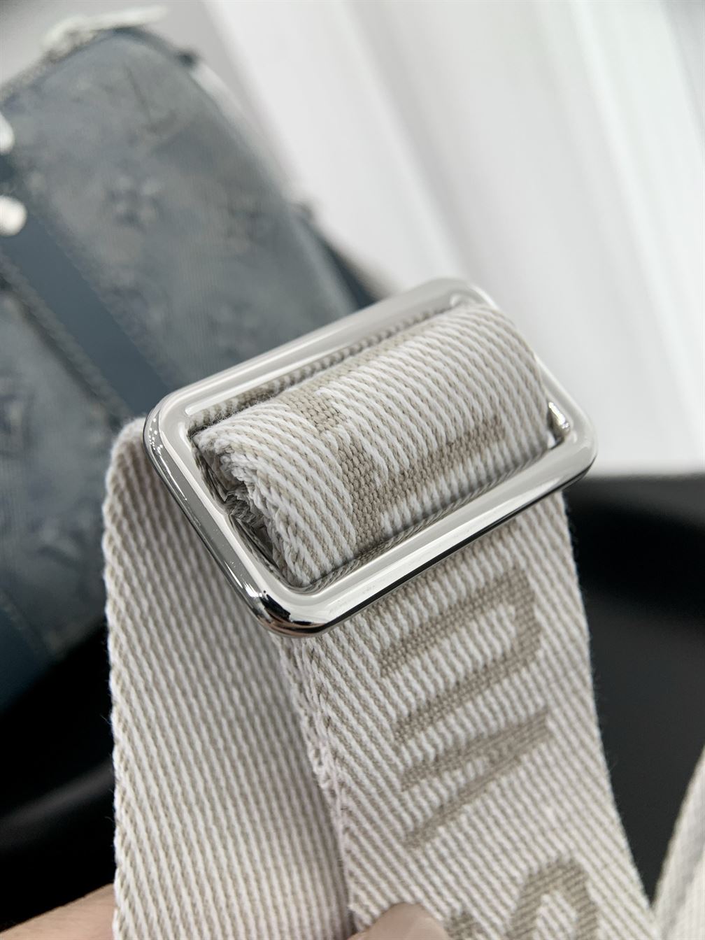 LOUIS VUITTON KEEPALL BANDOULIERE 25 – LVB051