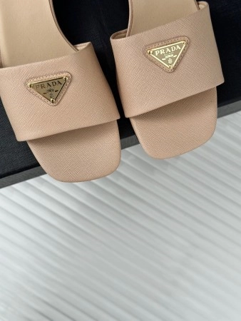 PRADA HEELED SANDALS 35MM IN BEIGE SAFFIANO LEATHER – PSD030