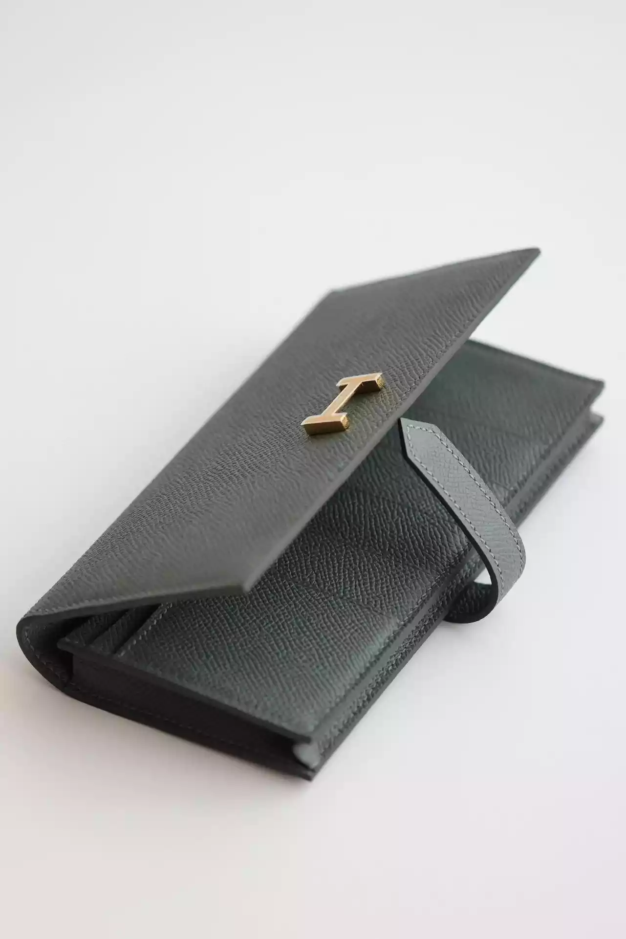 Hermes Bearn Long Handmade Wallet in Vert Amande Epsom Calfskin – HW141