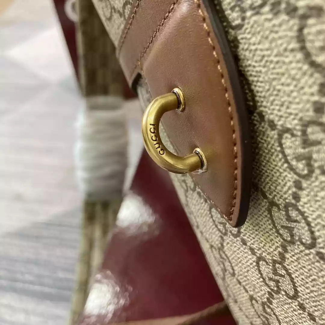 GG Emblem medium backpack in beige and dark brown – BG071