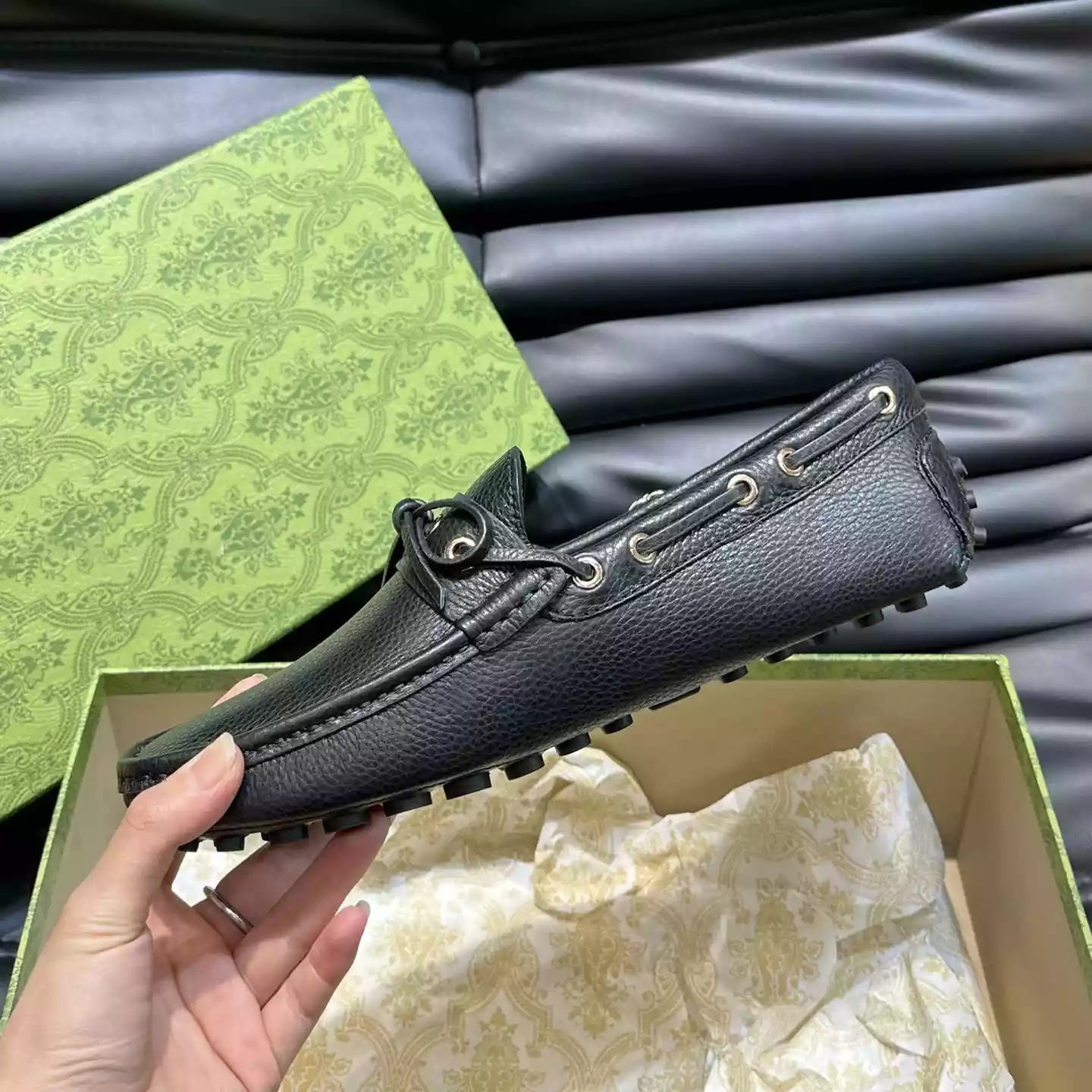 MEN’S DRIVER WITH INTERLOCKING G IN BLACK – GL102