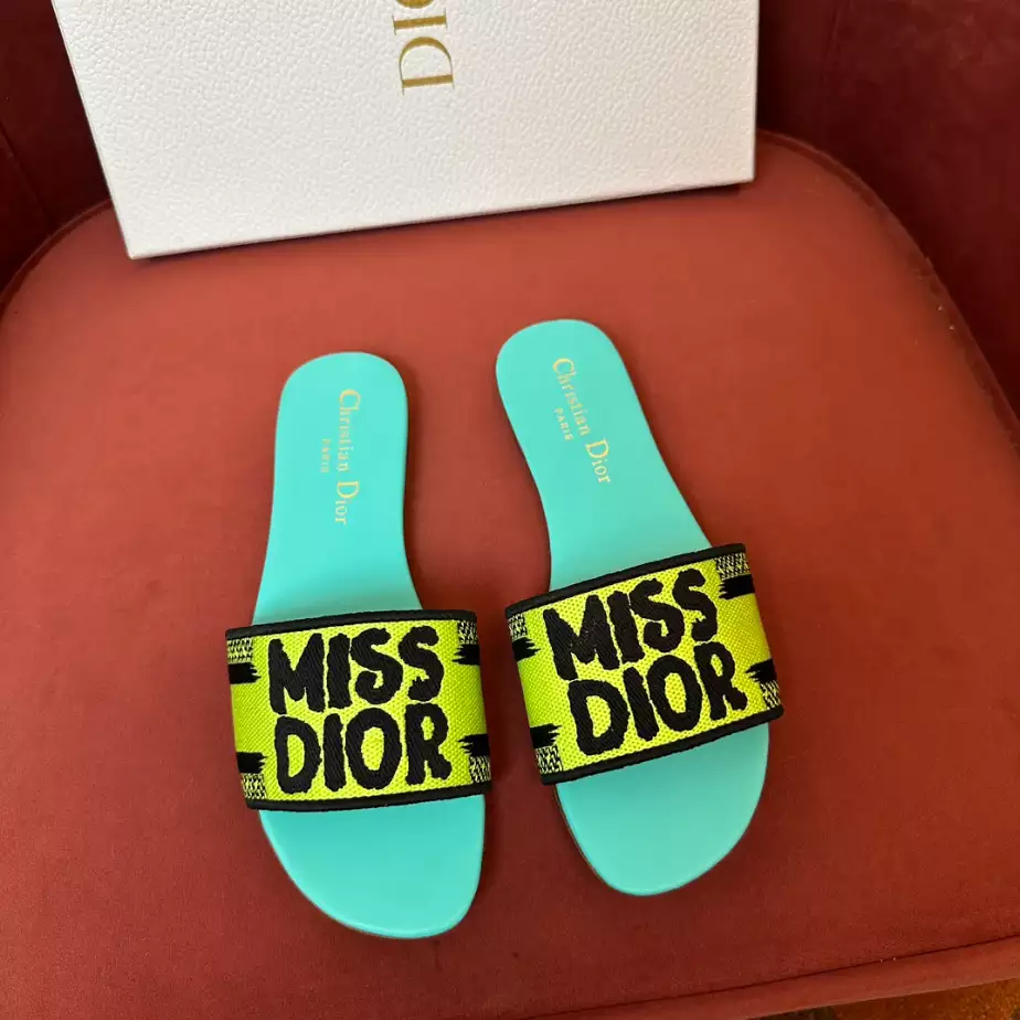 DIOR DWAY SLIDE – DS029