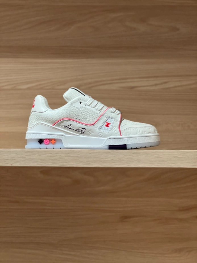 LOUIS VUITTON TRAINER SNEAKER – LVS241
