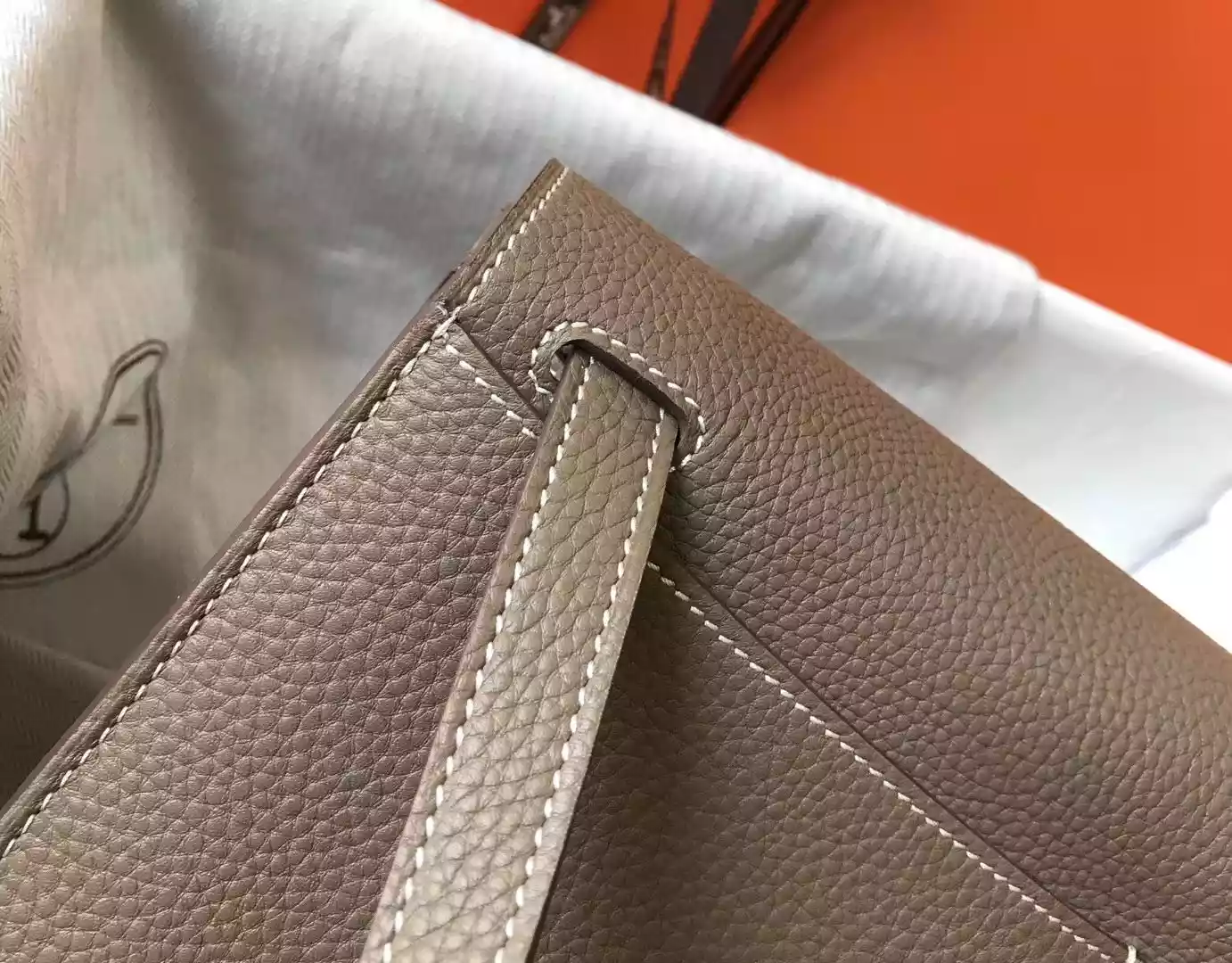 Hermes Halzan 31cm Bag In Taupe Clemence Leather – HW097