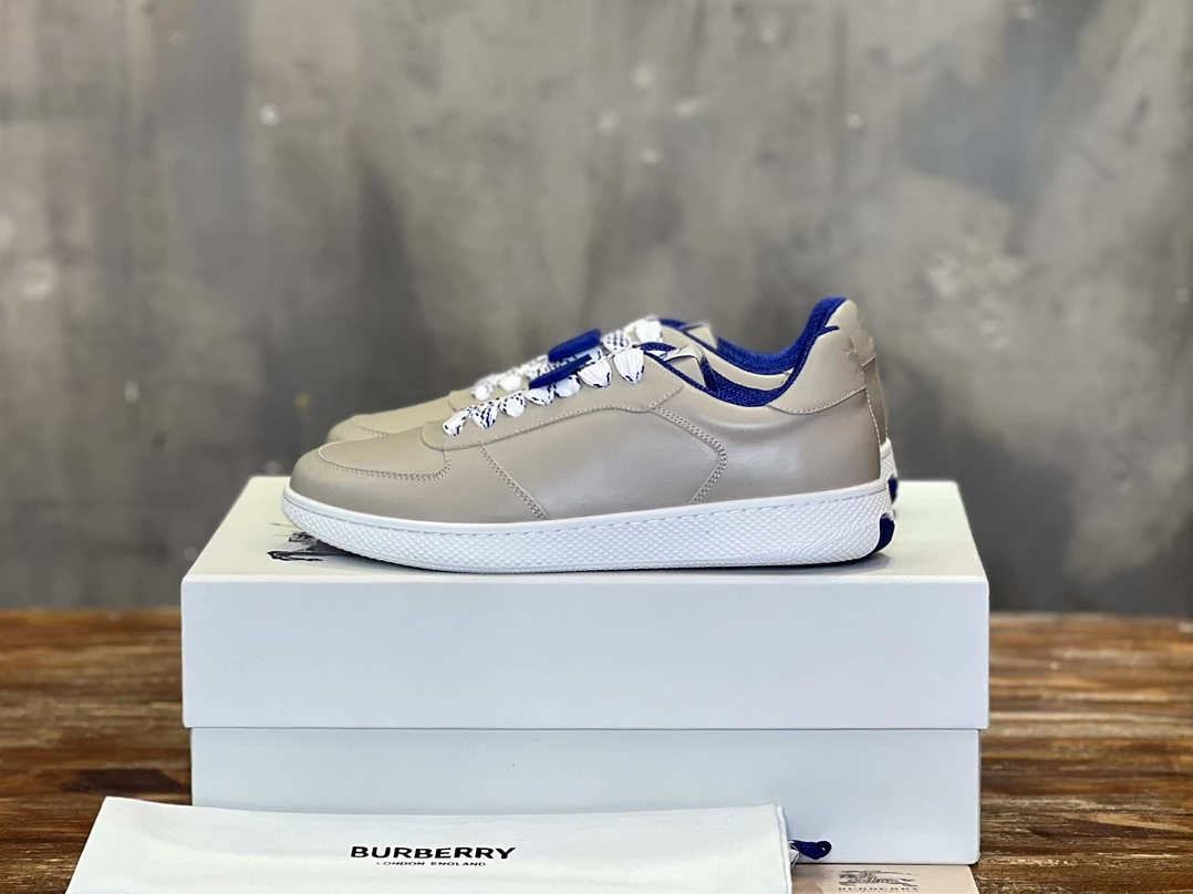 BURBERRY LEATHER SNEAKERS – BBR078