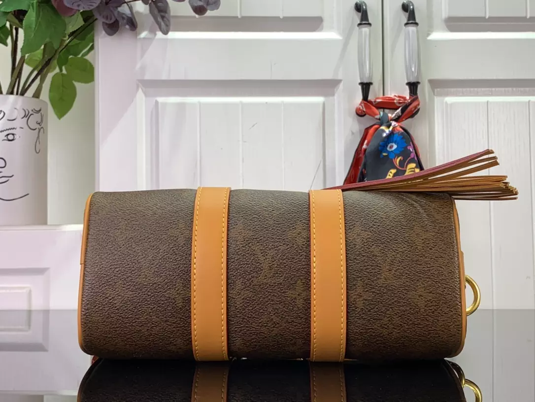 Louis Vuitton Keepall Bandoulière 25 – LW201