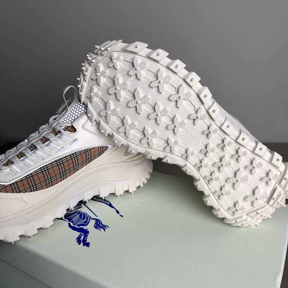 BURBERRY SNEAKERS – BBR050