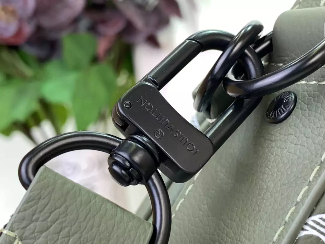 Louis Vuitton Trio Messenger Bag – LW143