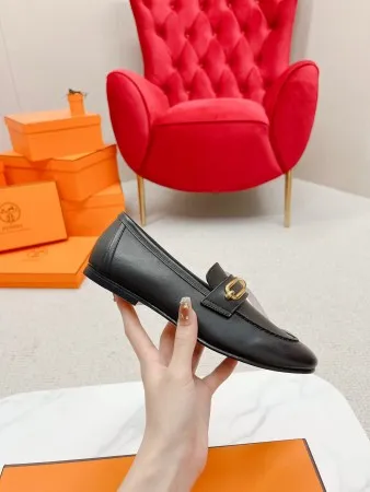 Hermes Women’s Colette Loafers in Black Leather – HM069