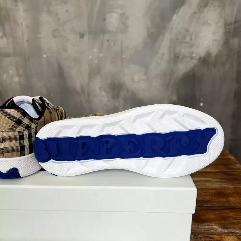 BURBERRY CHECK TERRACE SNEAKERS – BBR093