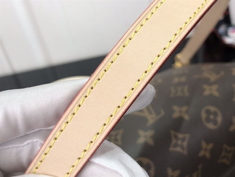 LOUIS VUITTON BOETIE PM MONOGRAM – LW135