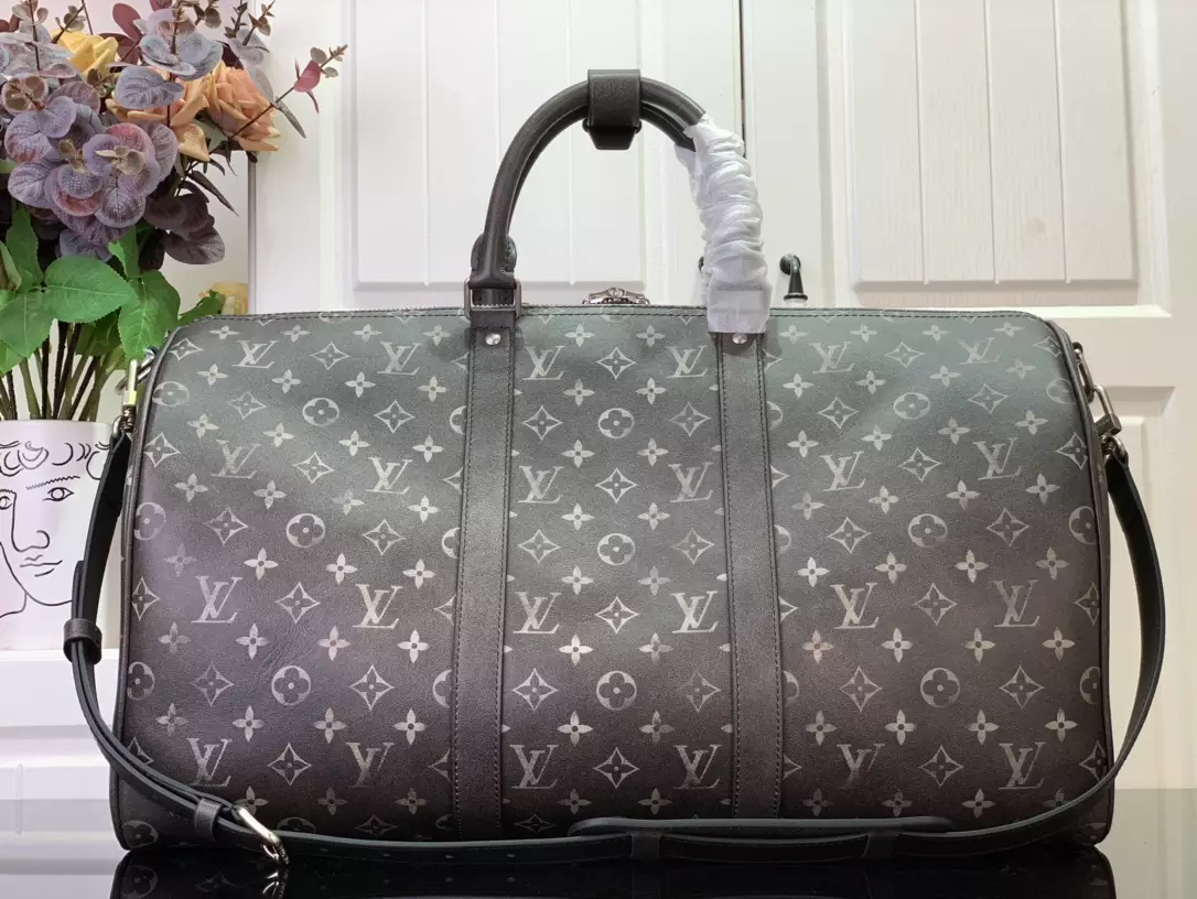 Louis Vuitton Keepall 50cm Leather Bag in Black – LW189