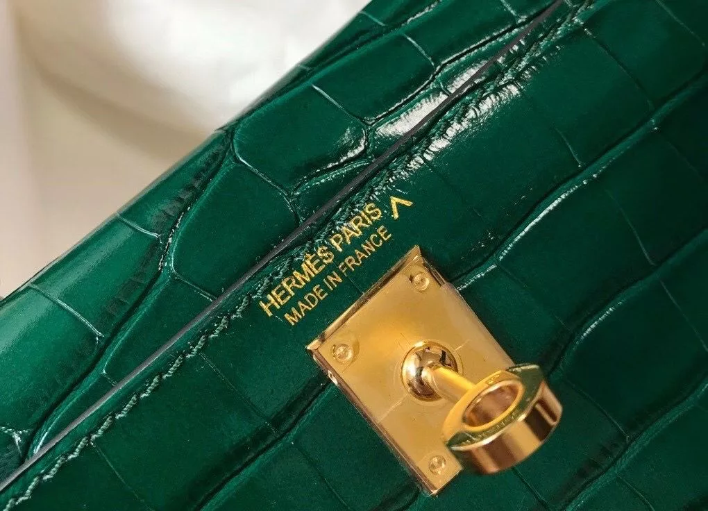 Hermes Kelly Mini II Bag In Green Embossed Crocodile Leather – HW130