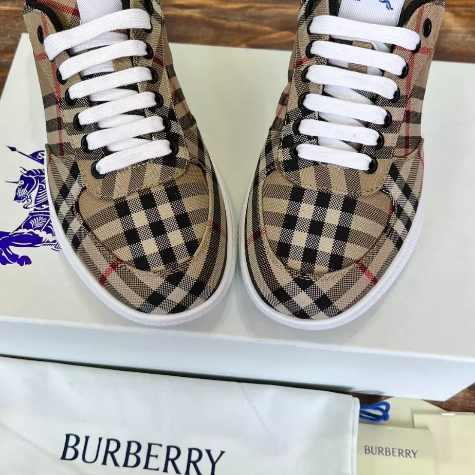 BURBERRY CHECK TERRACE SNEAKERS – BBR093