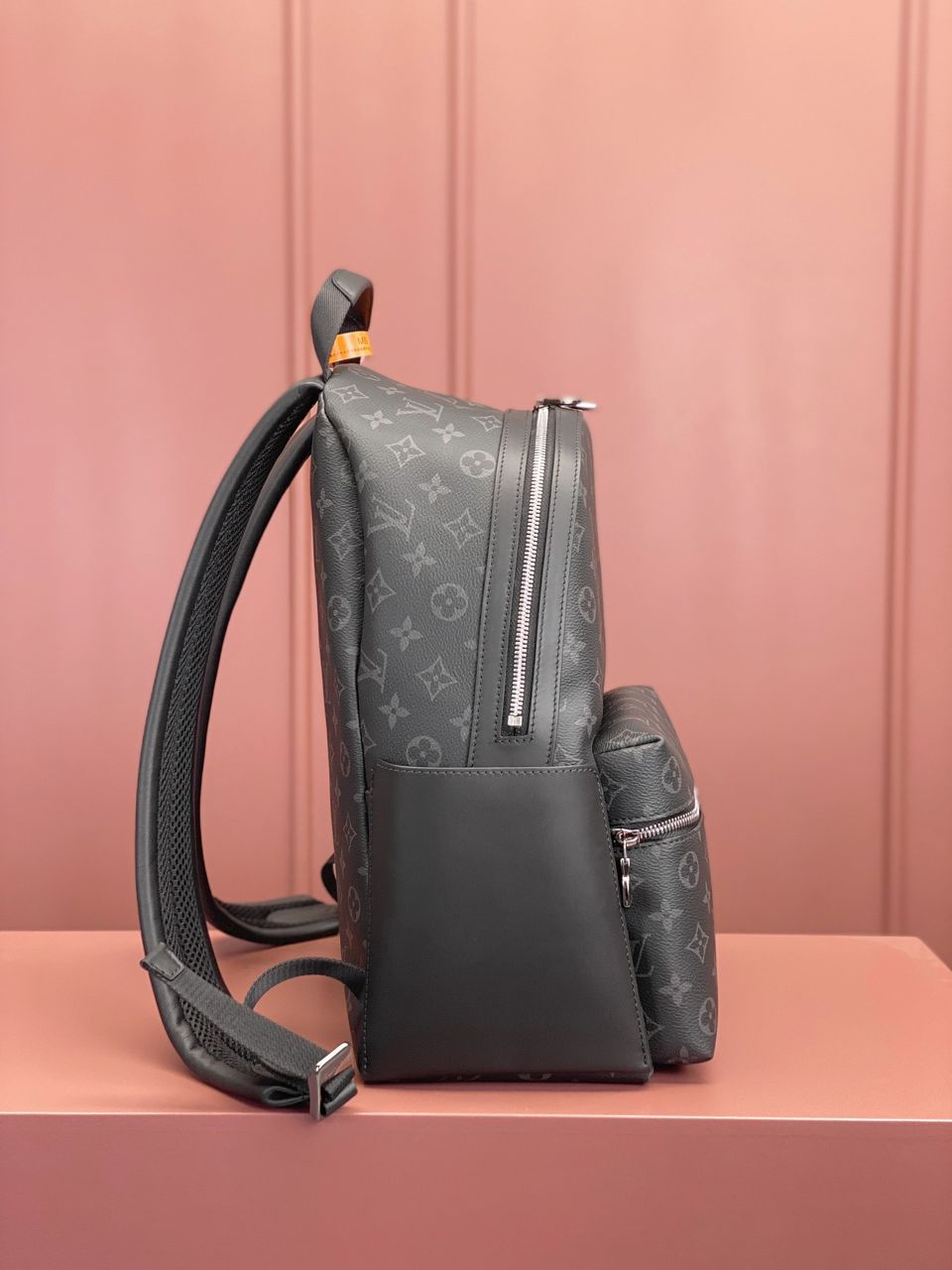 LOUIS VUITTON DISCOVERY BACKPACK – LVB074