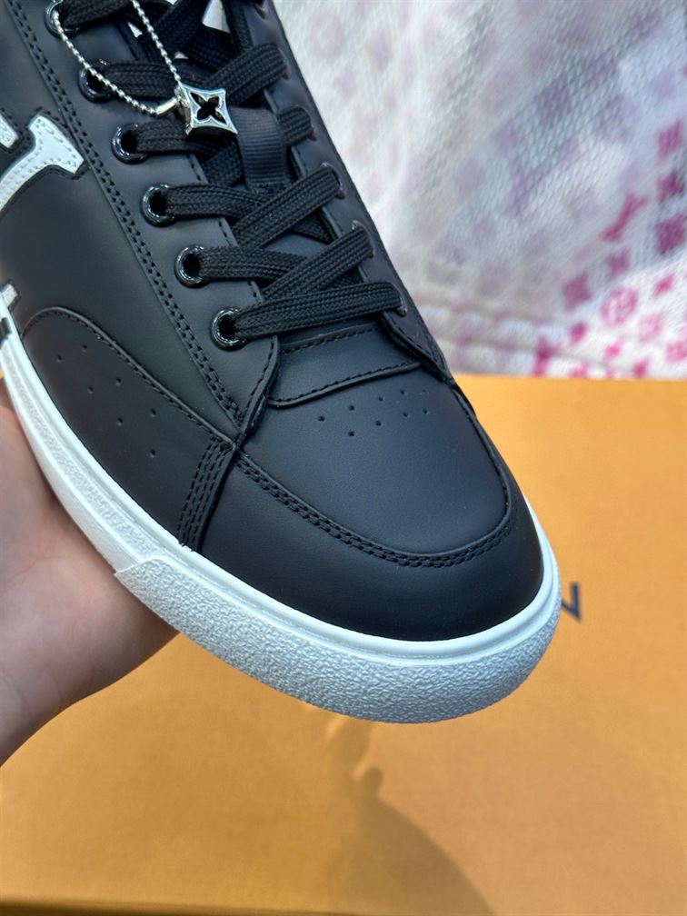 LOUIS VUITTON CHARLIE SNEAKER – LVS157