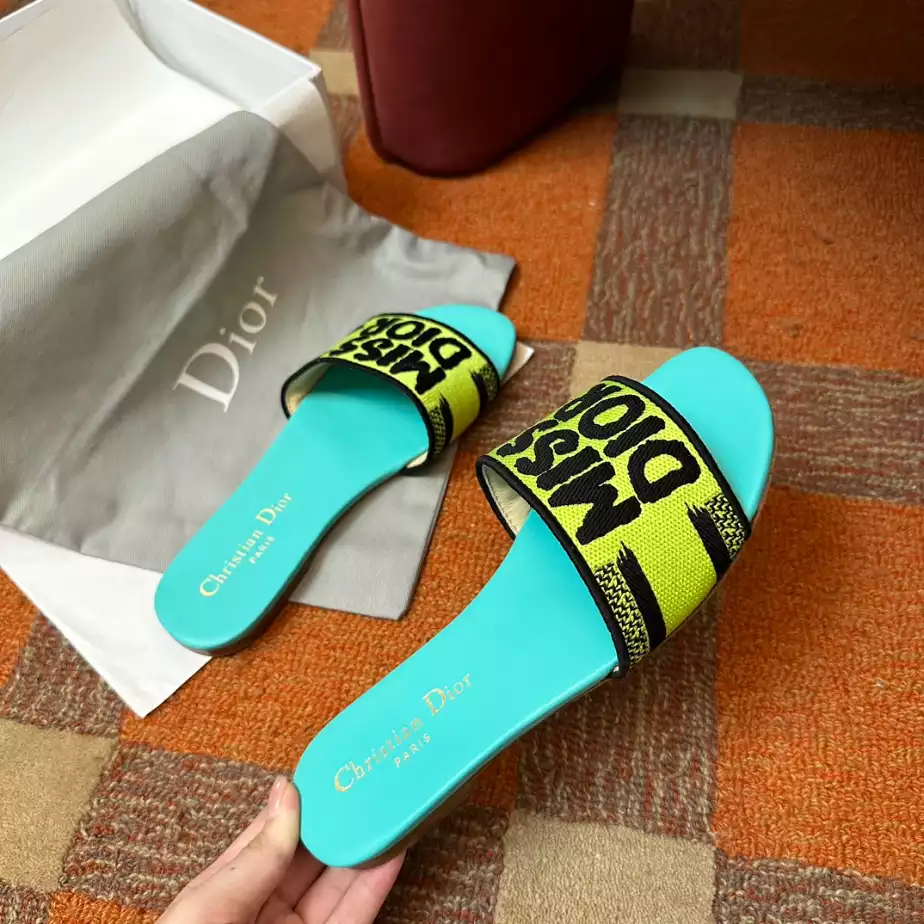 DIOR DWAY SLIDE – DS029