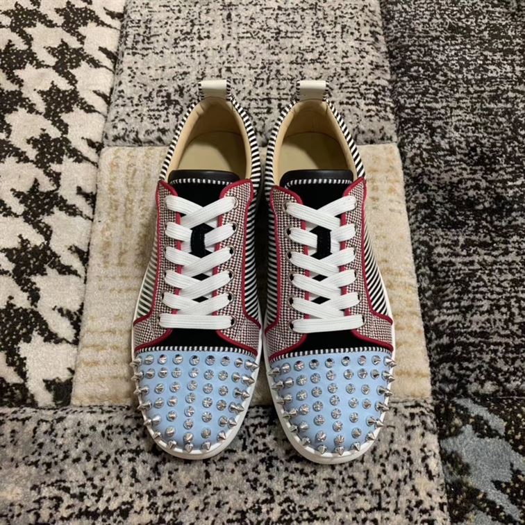 CHRISTIAN LOUBOUTIN LOW TOP SNEAKER – CLS015