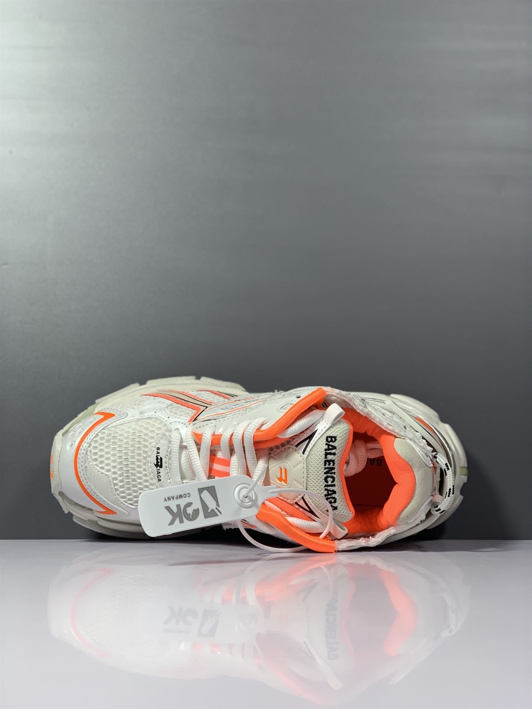 BALENCIAGA RUNNER SNEAKER IN FLUO ORANGE – BLA056