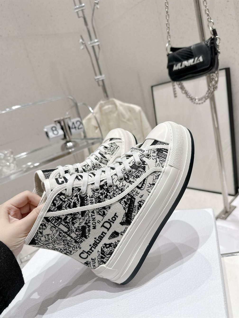 DIOR WALK’N’DIOR HIGH-TOP PLATFORM SNEAKER – DO116