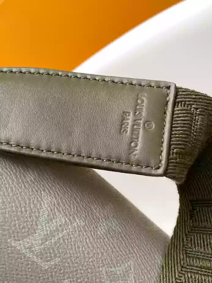 DISTRICT PM MESSENGER BAG KHAKI MONOGRAM GRADIENT CANVAS M11593 – LW284