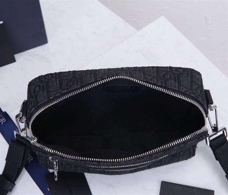 DIOR OBLIQUE SAFARI MESSENGER – DIO038