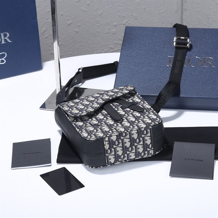DIOR SADDLE RECTANGULAR CROSSBODY POUCH – DIO037