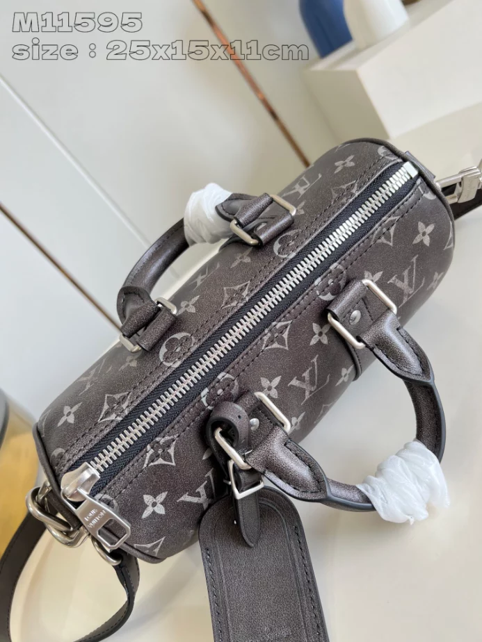 Louis Vuitton Keepall Bandoulière 25 Autres Cuirs Monogram – LW196