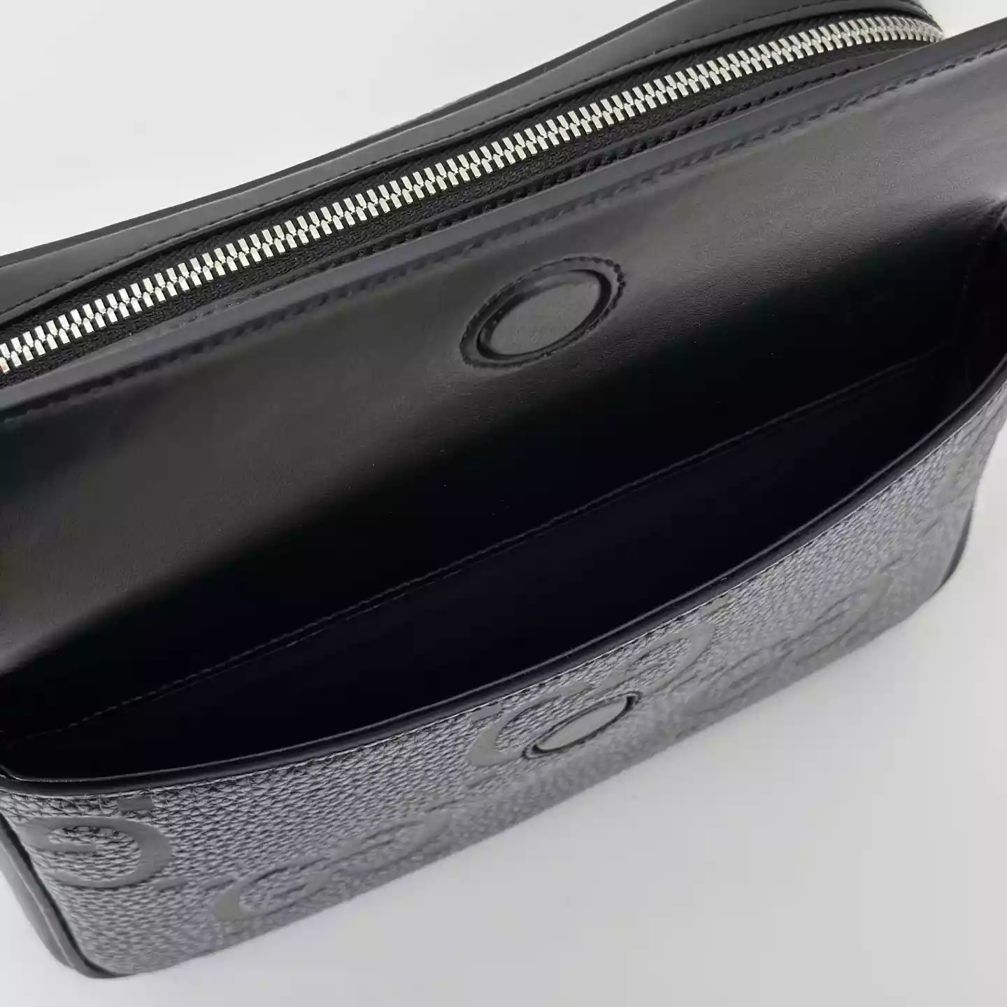 GG jumbo small crossbody bag in grey and black GG leather – BG077