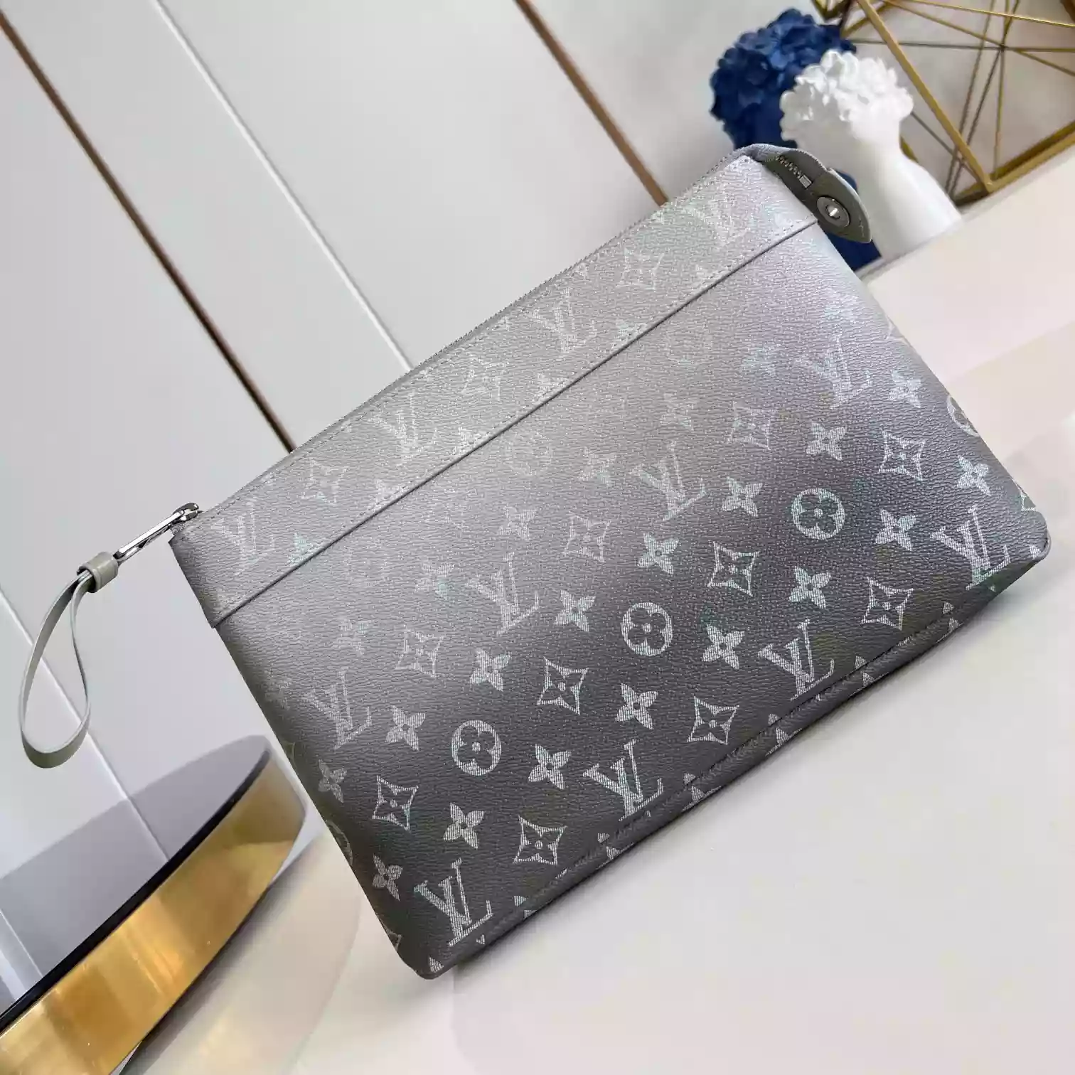 POCHETTE VOYAGE SOUPLE MONOGRAM ECLIPSE M11545 – LW406