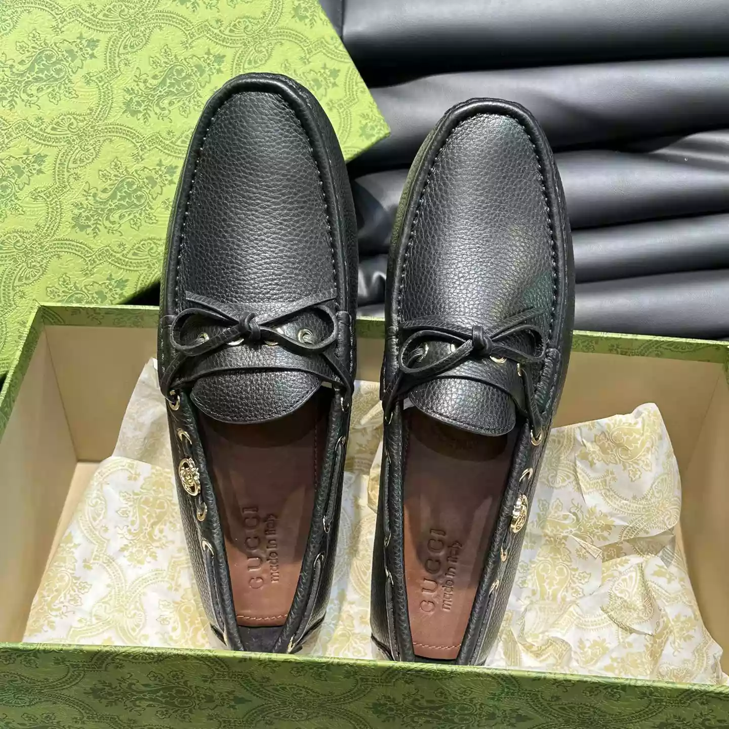 MEN’S DRIVER WITH INTERLOCKING G IN BLACK – GL102