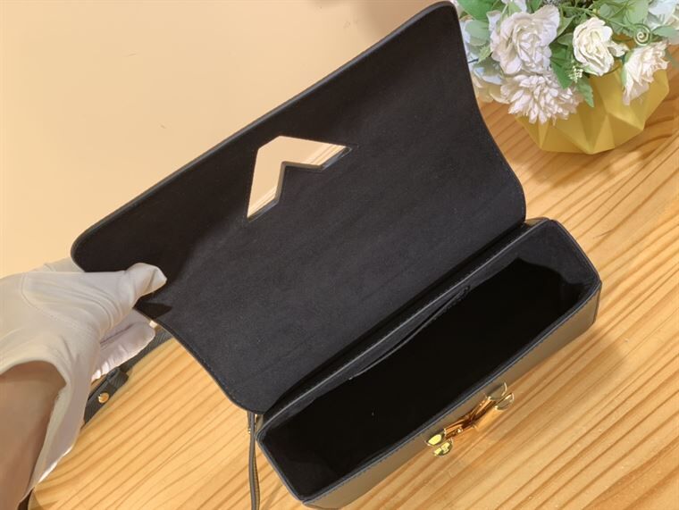 LOUIS VUITTON TWIST MM EPI LEATHER – LW026