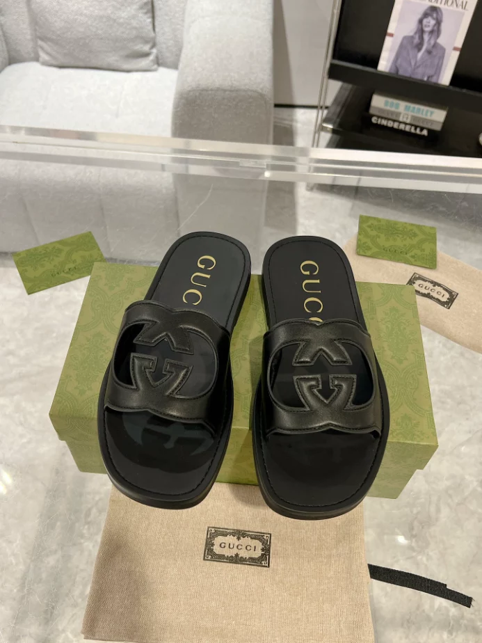 GUCCI MEN’S SLIDE SANDAL – GSL067