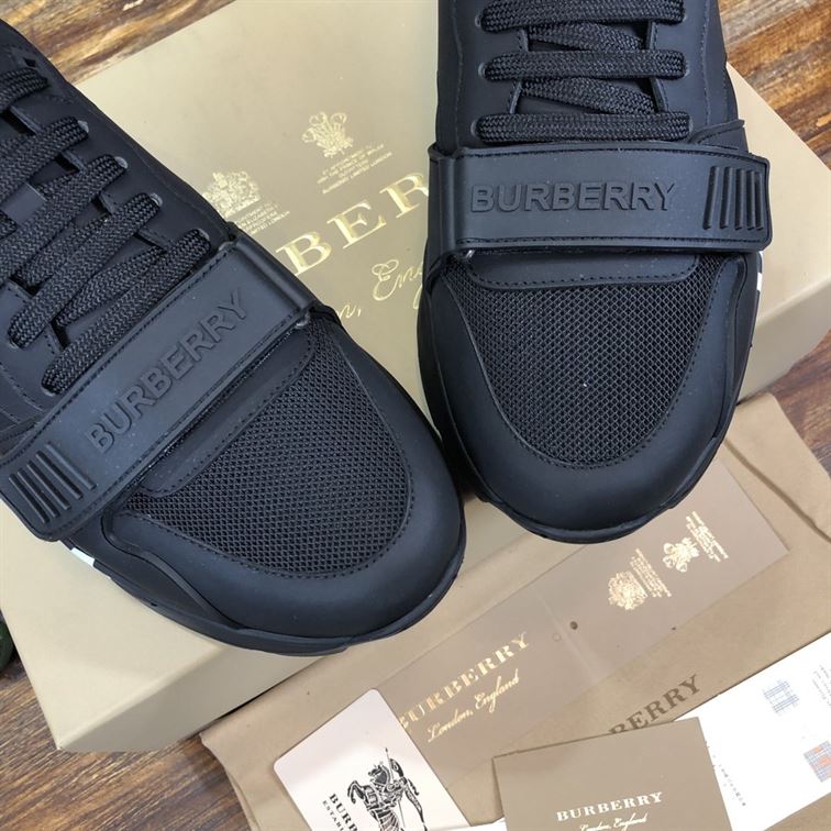 BURBERRY BLACK KINGDOM PRINT SNEAKERS – BBR030