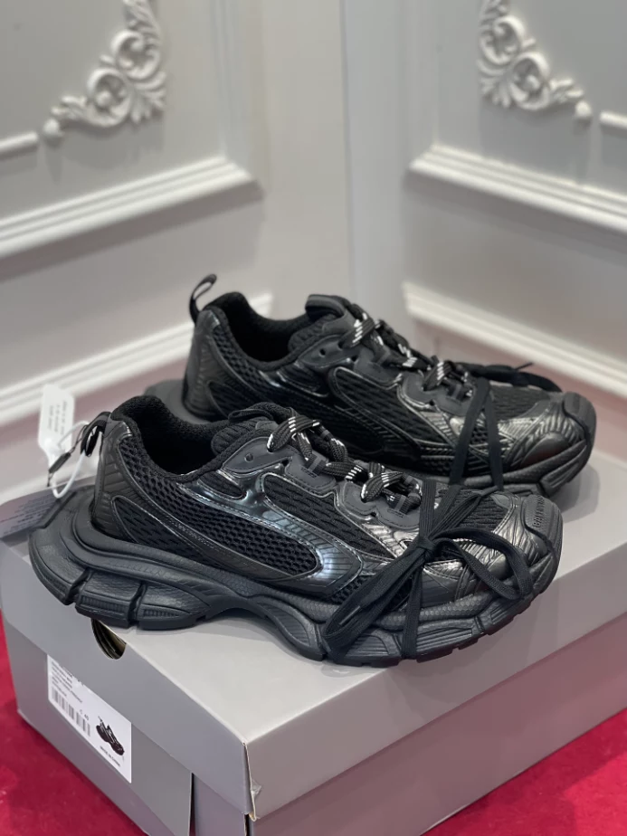 BALENCIAGA MEN’S 3XL SNEAKER – BLA116