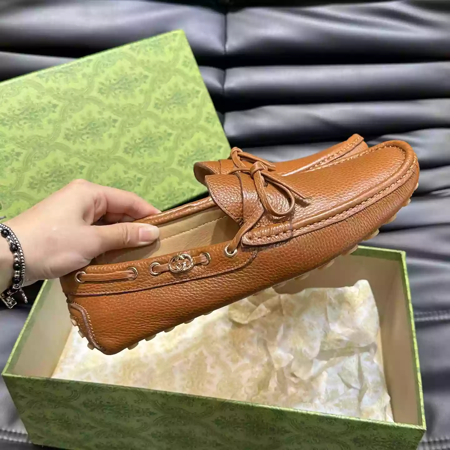 MEN’S DRIVER WITH INTERLOCKING G IN BROWN – GL103