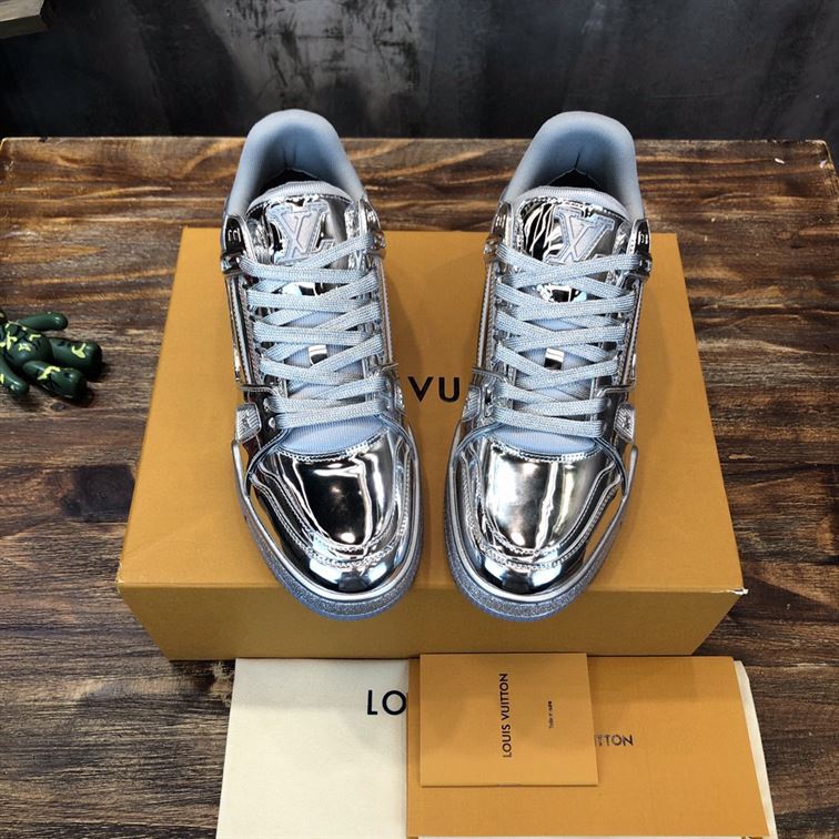 LOUIS VUITTON TRAINER SNEAKERS IN SILVER METALLIC CANVAS – LVS035