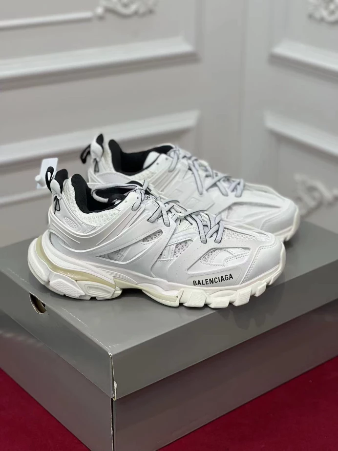 BALENCIAGA TRACK SNEAKER – BLA126
