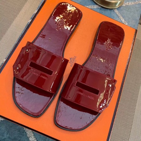 HERMES VIEW SLIDE SANDALS IN RED PATENT CALFSKIN – HMSD134
