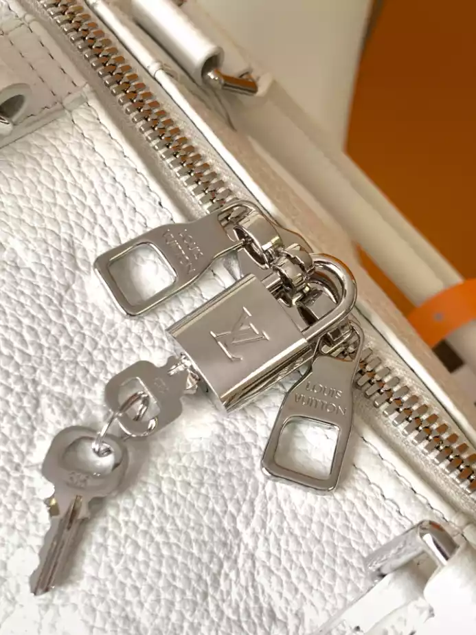 X YAYOI KUSAMA KEEPALL 50 TAURILLON MONOGRAM M21678 – LW368