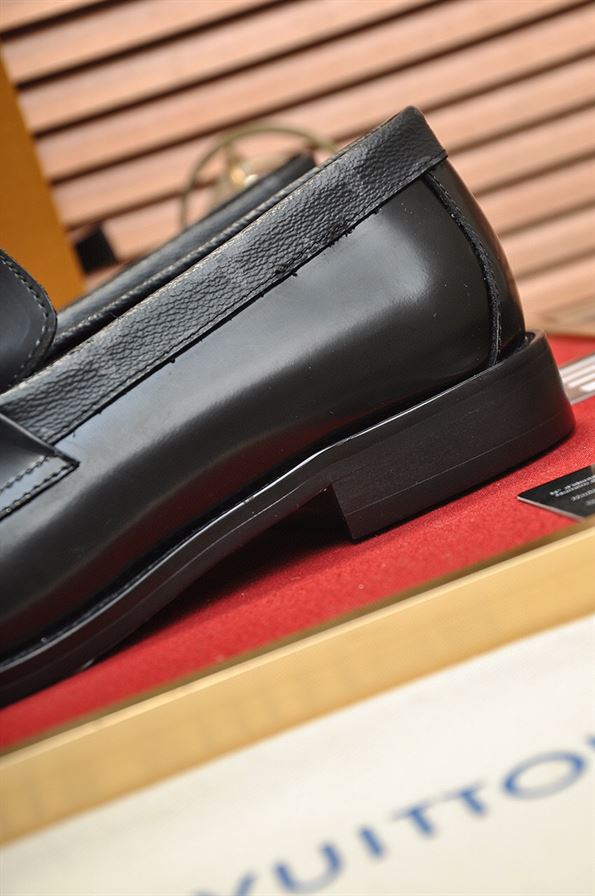 LOUIS VUITTON MAJOR LOAFER – VL016