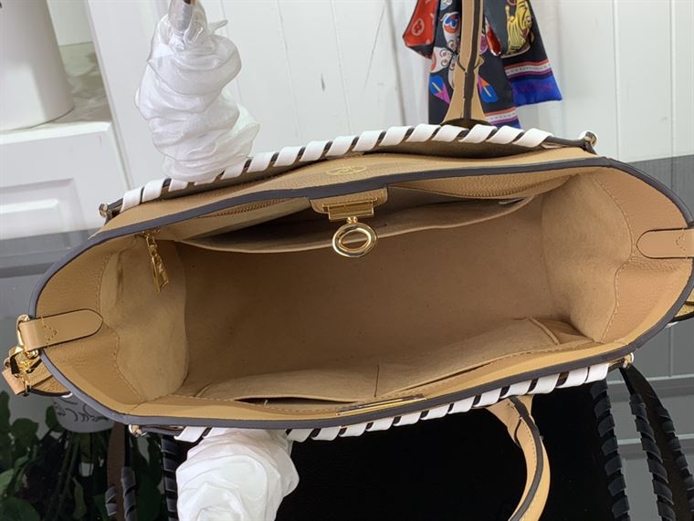 LOUIS VUITTON ON MY SIDE MM BROWN HIGH END LEATHERS – LW083