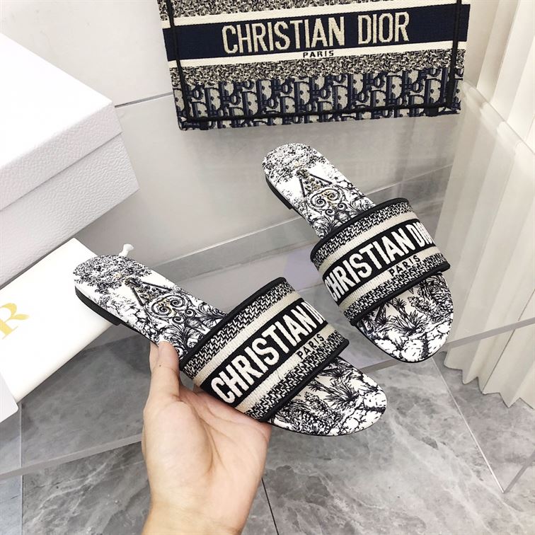 DIOR DWAY SLIDE – DS022